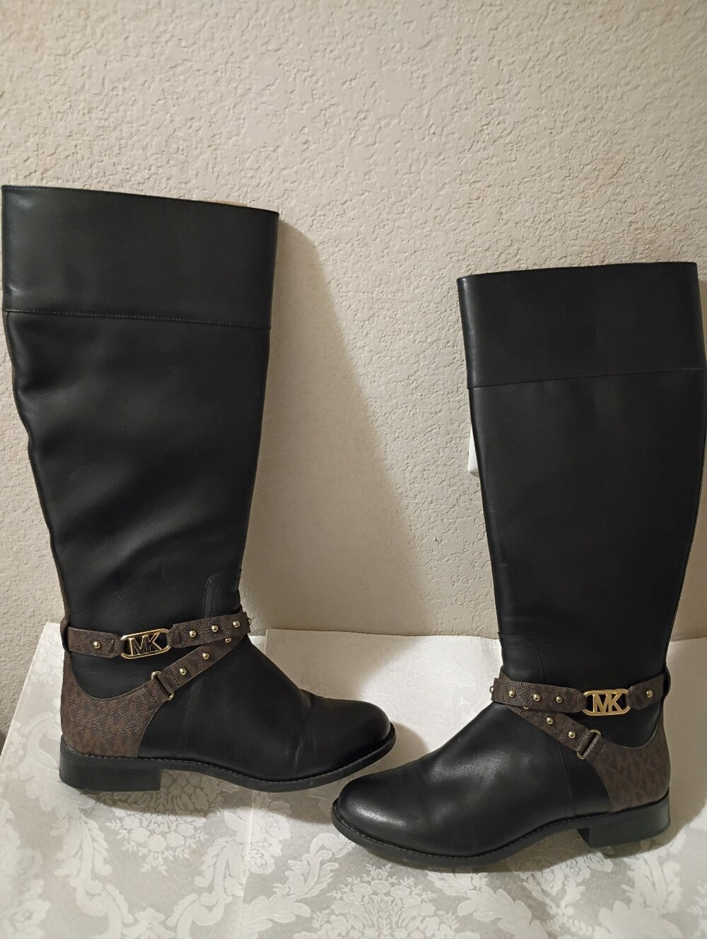 MICHAEL Michael Kors Kincaid Black Leather & Brown Logo Talk Riding Boots Sz 9